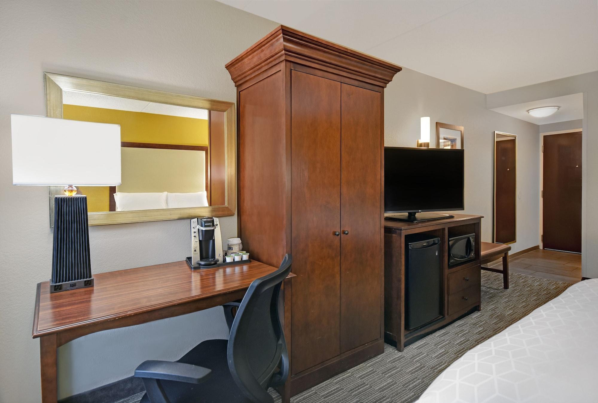 Holiday Inn Express & Suites Cincinnati Riverfront, An Ihg Hotel Ковингтон Экстерьер фото