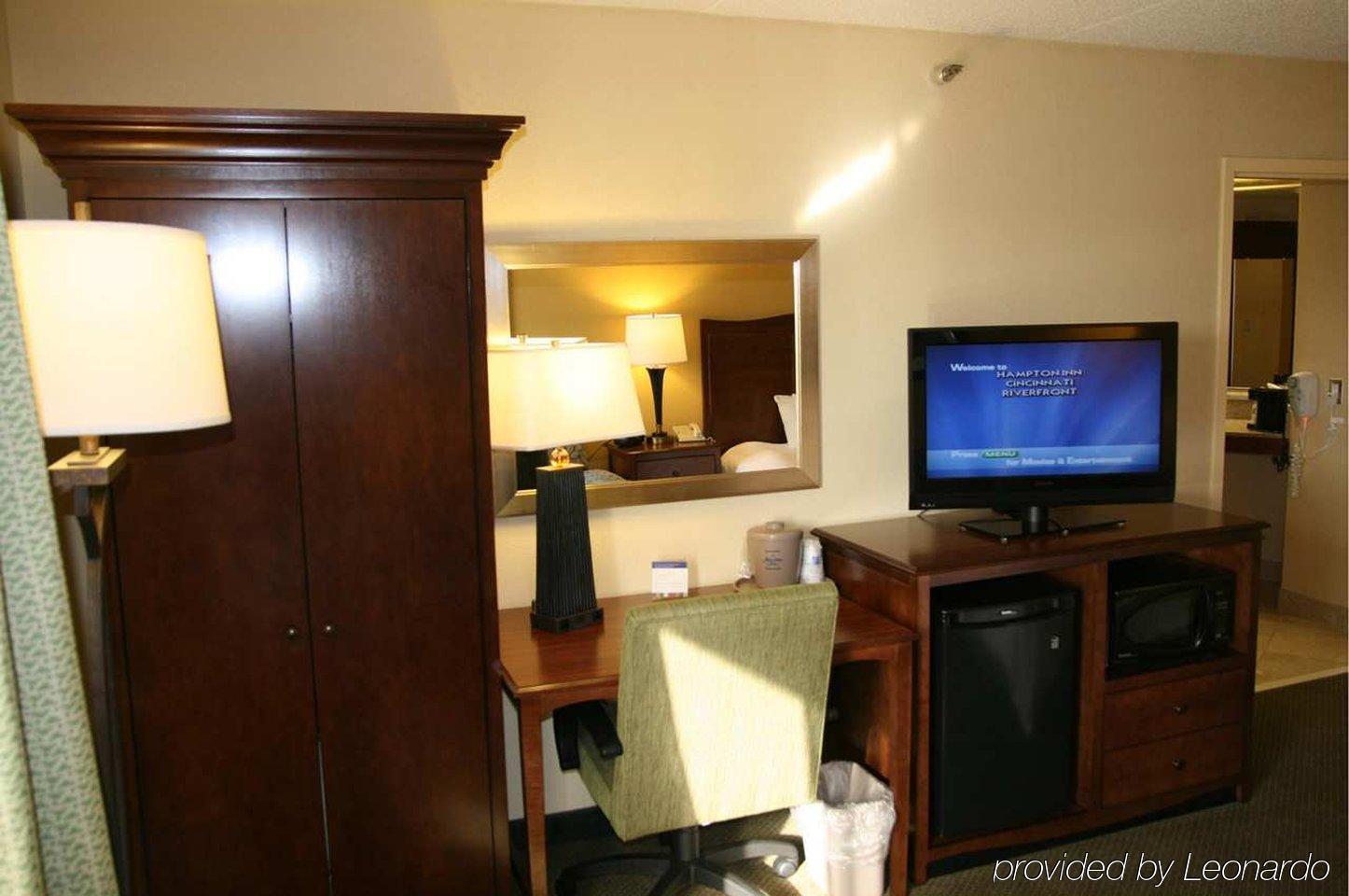 Holiday Inn Express & Suites Cincinnati Riverfront, An Ihg Hotel Ковингтон Номер фото